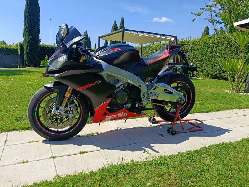 Aprilia RSV4 Factory APRC ABS (2011 - 15)