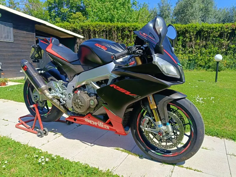 Aprilia RSV4 Factory APRC ABS (2011 - 15) (2)