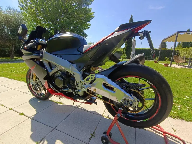 Aprilia RSV4 Factory APRC ABS (2011 - 15) (4)