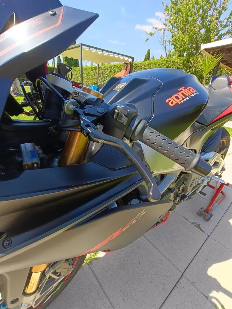 Aprilia RSV4 Factory APRC ABS (2011 - 15) (8)