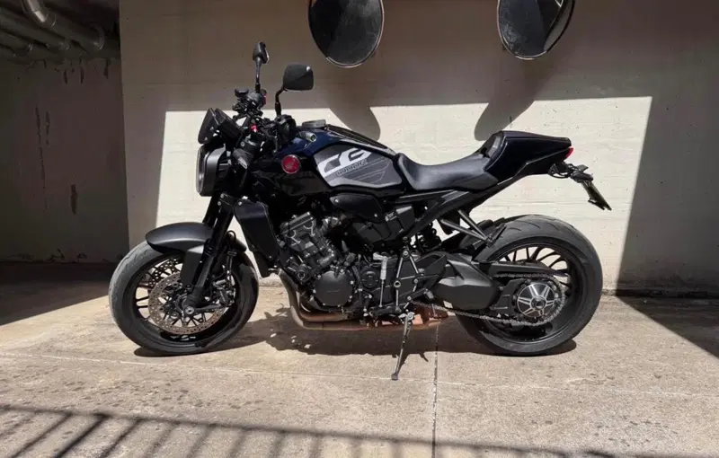 Honda CB 1000 R Black Edition (2021 - 25) (2)