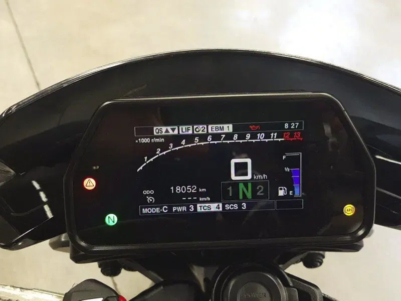 Yamaha MT-10 (2022 - 26) (6)