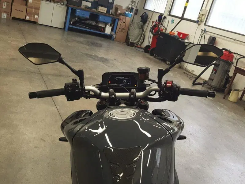 Yamaha MT-10 (2022 - 26) (7)