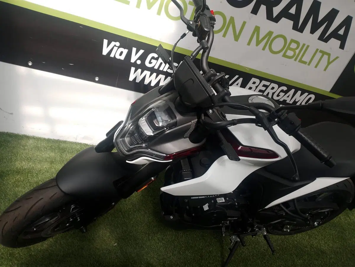 Malaguti Drakon 125 (2022 - 26) (8)