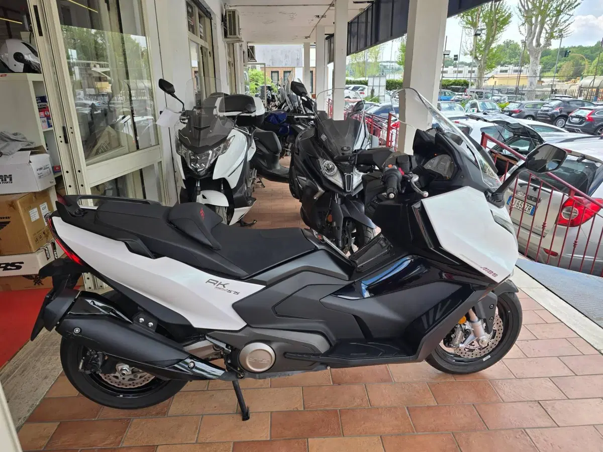 Kymco AK 575 Premium (2025 - 26) (3)