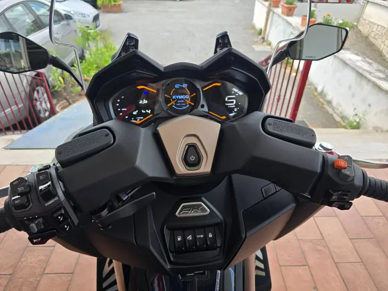 Kymco AK 575 Premium (2025 - 26) (10)