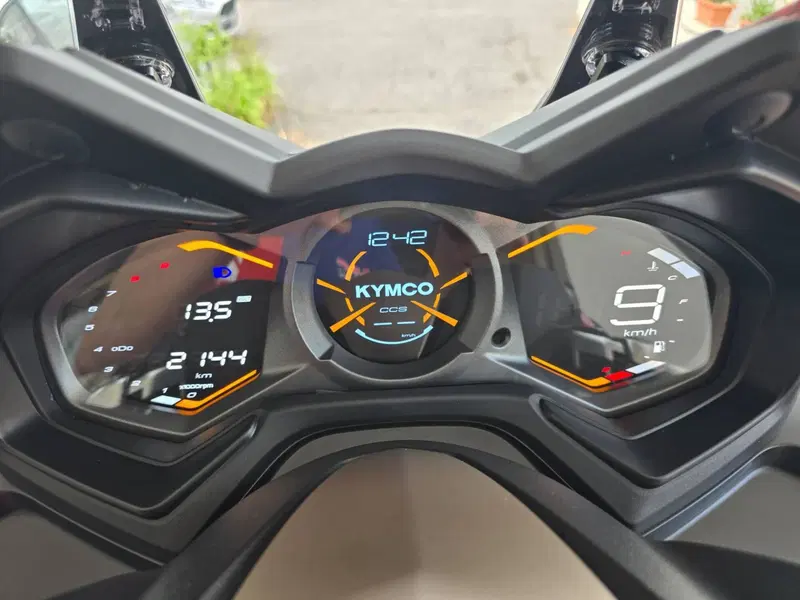 Kymco AK 575 Premium (2025 - 26) (11)