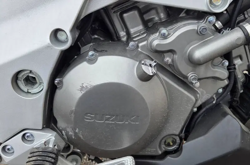 Suzuki V-Strom 1000 (2002 - 06) (8)