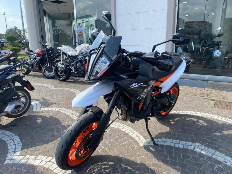 KTM 890 SMT (2026) (4)