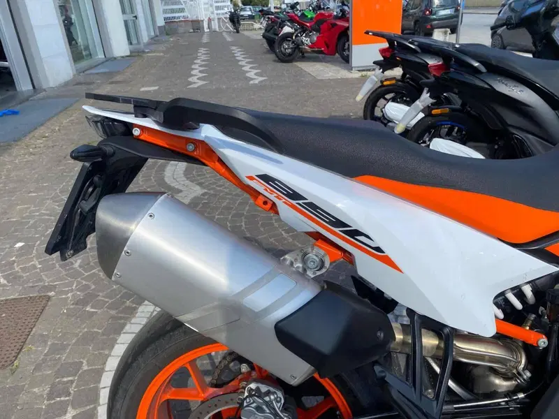 KTM 890 SMT (2026) (10)