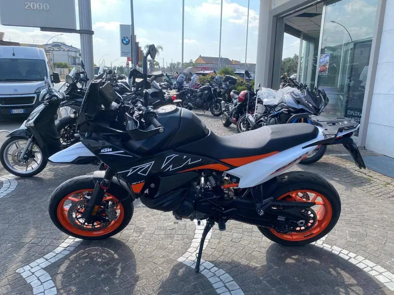 KTM 890 SMT (2026) (2)