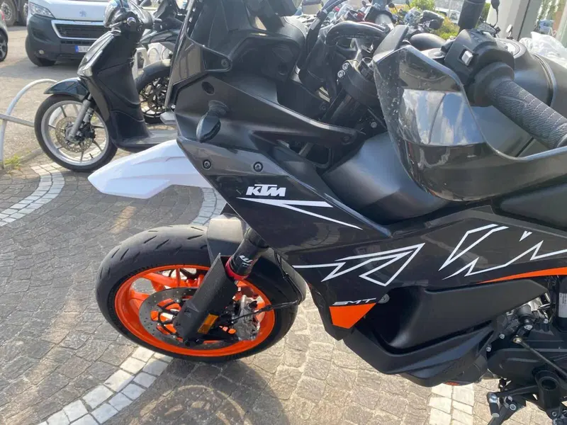 KTM 890 SMT (2026) (7)
