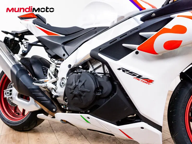 Aprilia RSV4 1100 Factory (2025 - 26) (5)