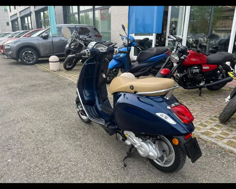 Vespa Primavera 50 4T 3V Settantesimo (2016) (7)