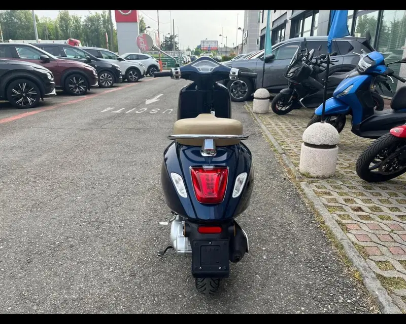Vespa Primavera 50 4T 3V Settantesimo (2016) (6)