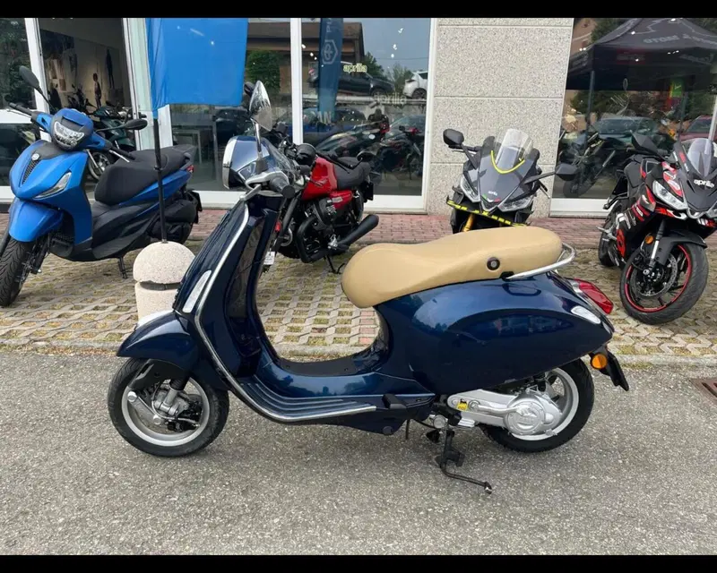 Vespa Primavera 50 4T 3V Settantesimo (2016) (8)