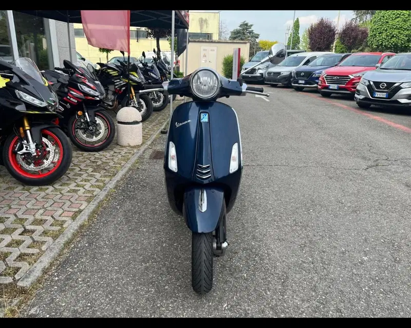 Vespa Primavera 50 4T 3V Settantesimo (2016) (2)