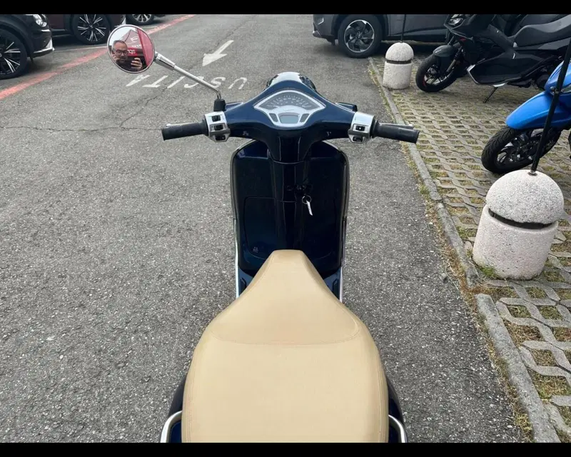 Vespa Primavera 50 4T 3V Settantesimo (2016) (13)