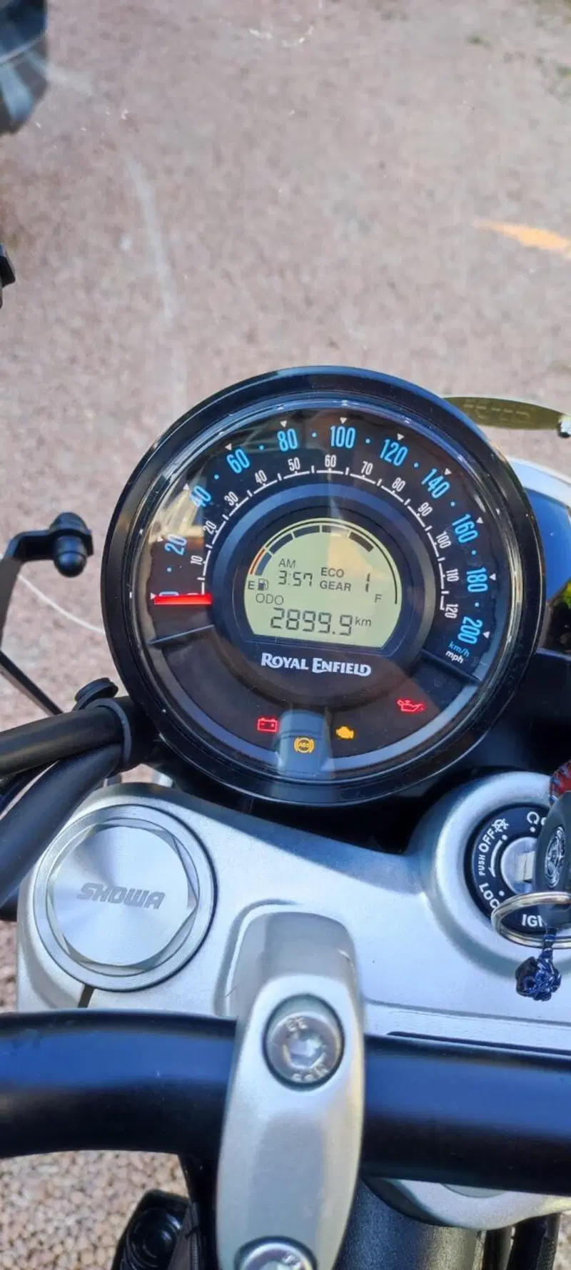 Royal Enfield Super Meteor 650 (2023 - 26) (6)