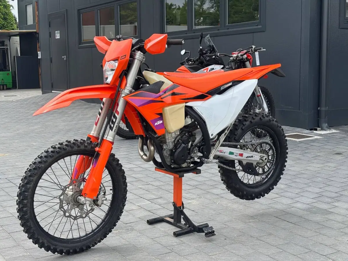 KTM 250 EXC-F (2024) (2)
