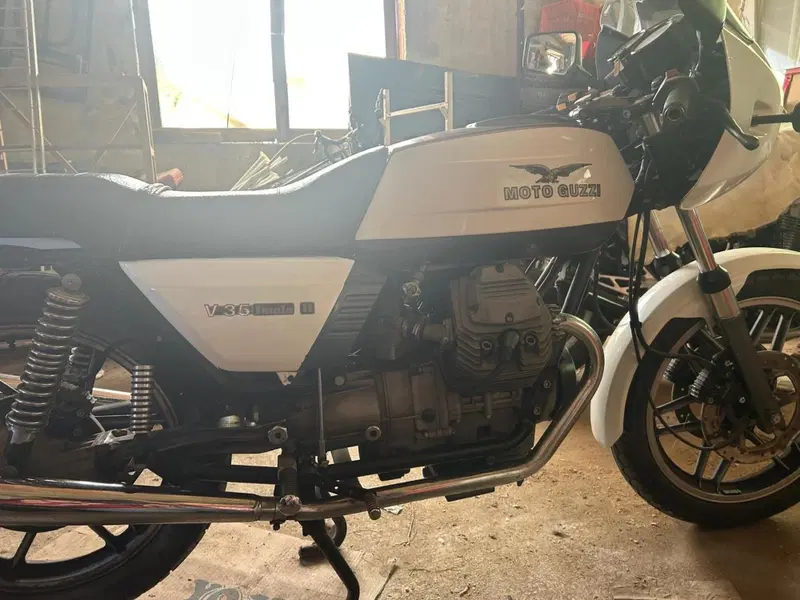 Moto Guzzi V35 Imola II (3)
