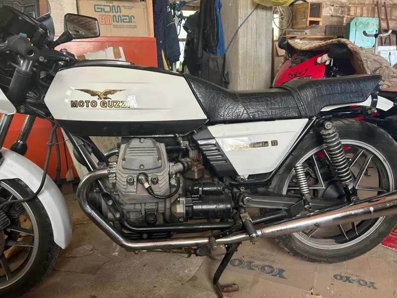 Moto Guzzi V35 Imola II (4)