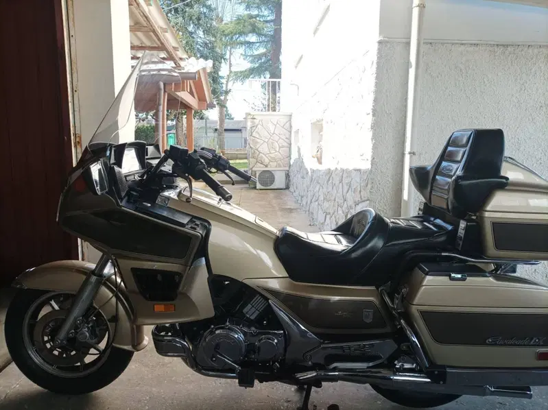 Suzuki CAVALCADE GV LX 1400 (2)