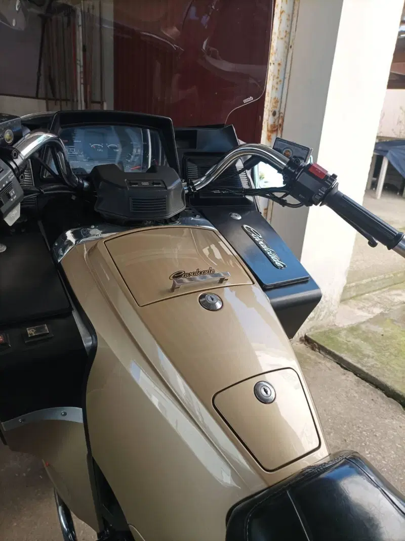 Suzuki CAVALCADE GV LX 1400 (5)