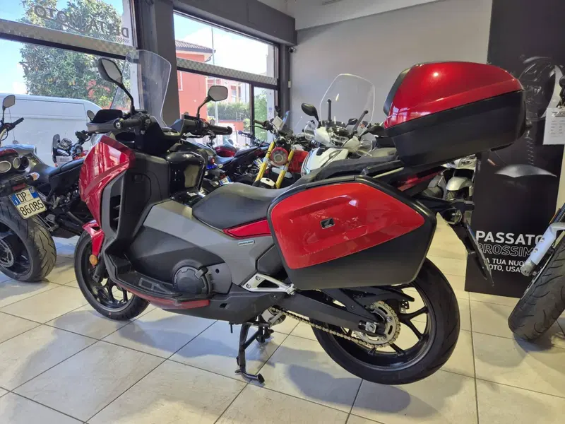 Honda Integra 750 DCT (2016 - 17) (7)