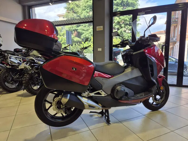 Honda Integra 750 DCT (2016 - 17) (3)