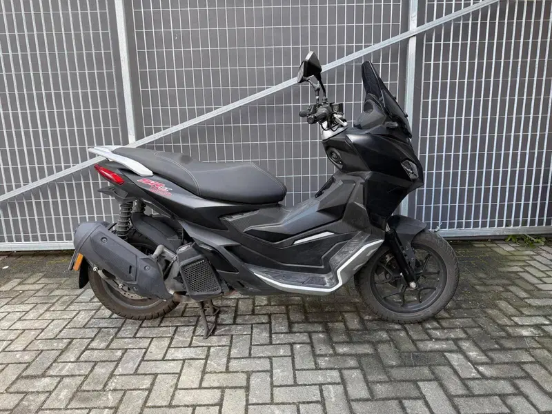 Aprilia SR GT 125 (2022 - 24)