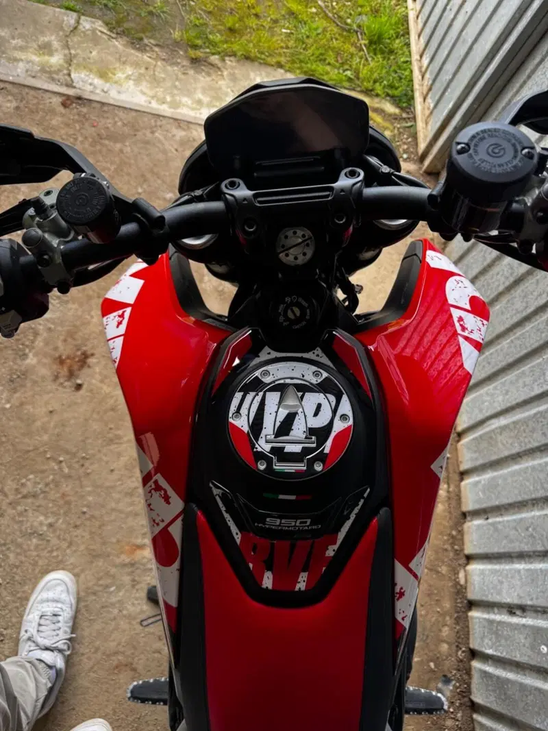 Ducati Hypermotard 950 RVE (2022 - 25) (2)