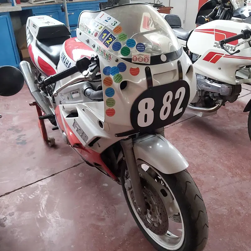 Yamaha fze genesis (2)
