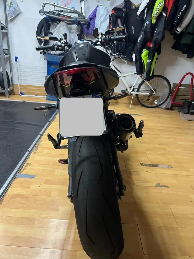 Ducati Monster 937 (2021 - 25) (4)