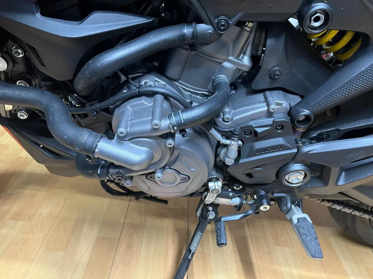Ducati Monster 937 (2021 - 25) (8)