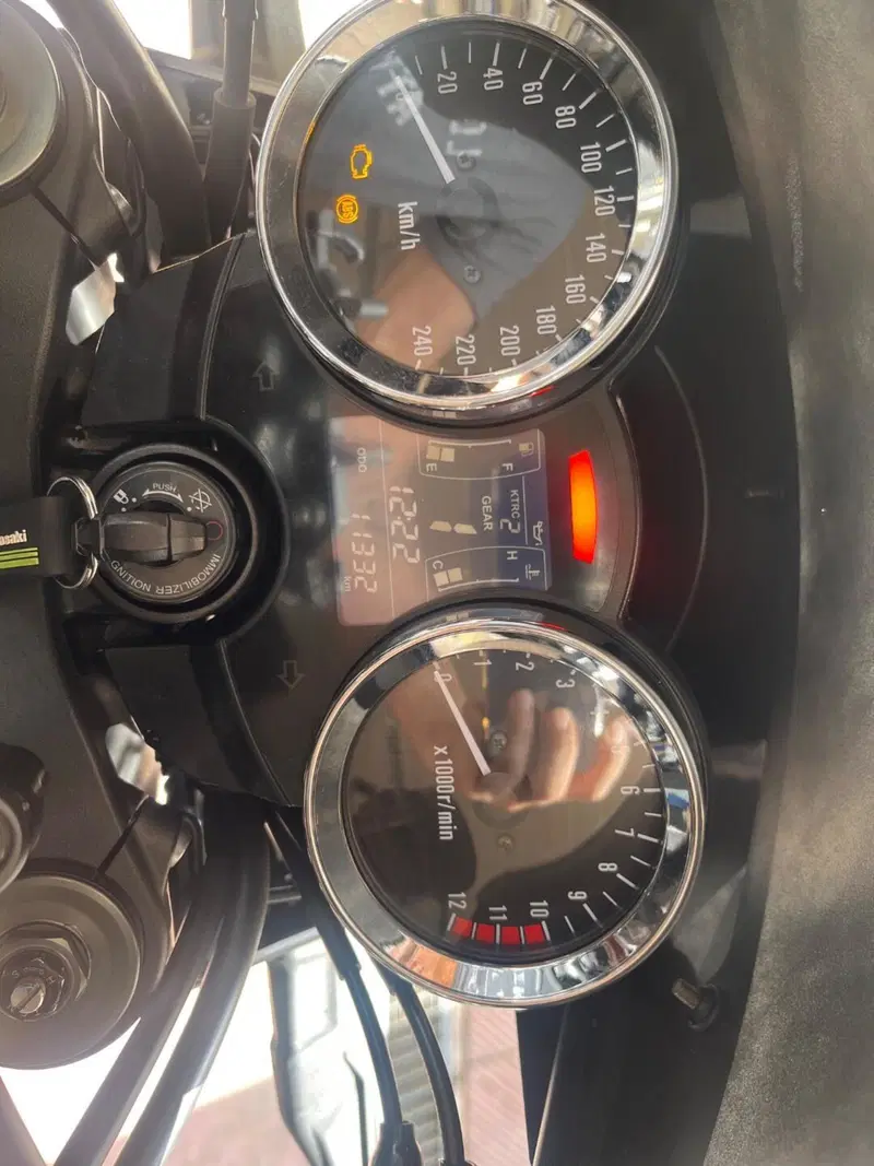 Kawasaki Z 900 RS Cafè Performance (2020 - 21) (3)