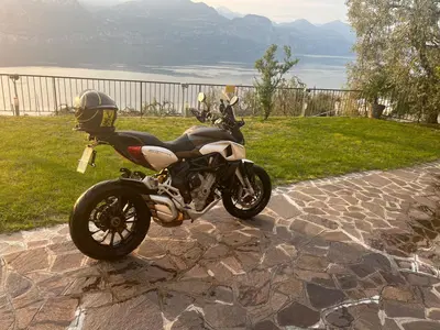 MV Agusta Stradale 800 EAS ABS (2015 - 17) usata