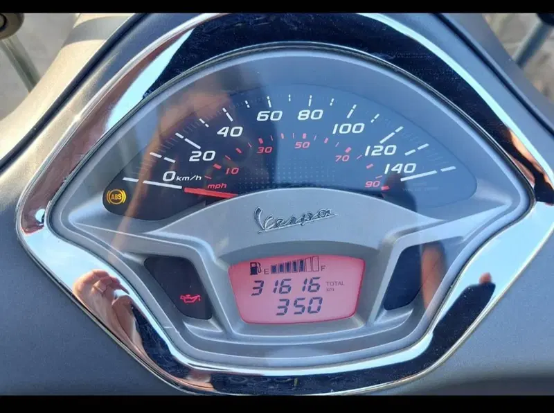 Vespa GTS 300 Super ABS (2014 - 16) (5)