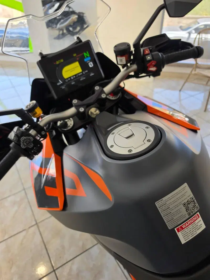 KTM 1290 Super Duke GT (2022 - 25) (8)