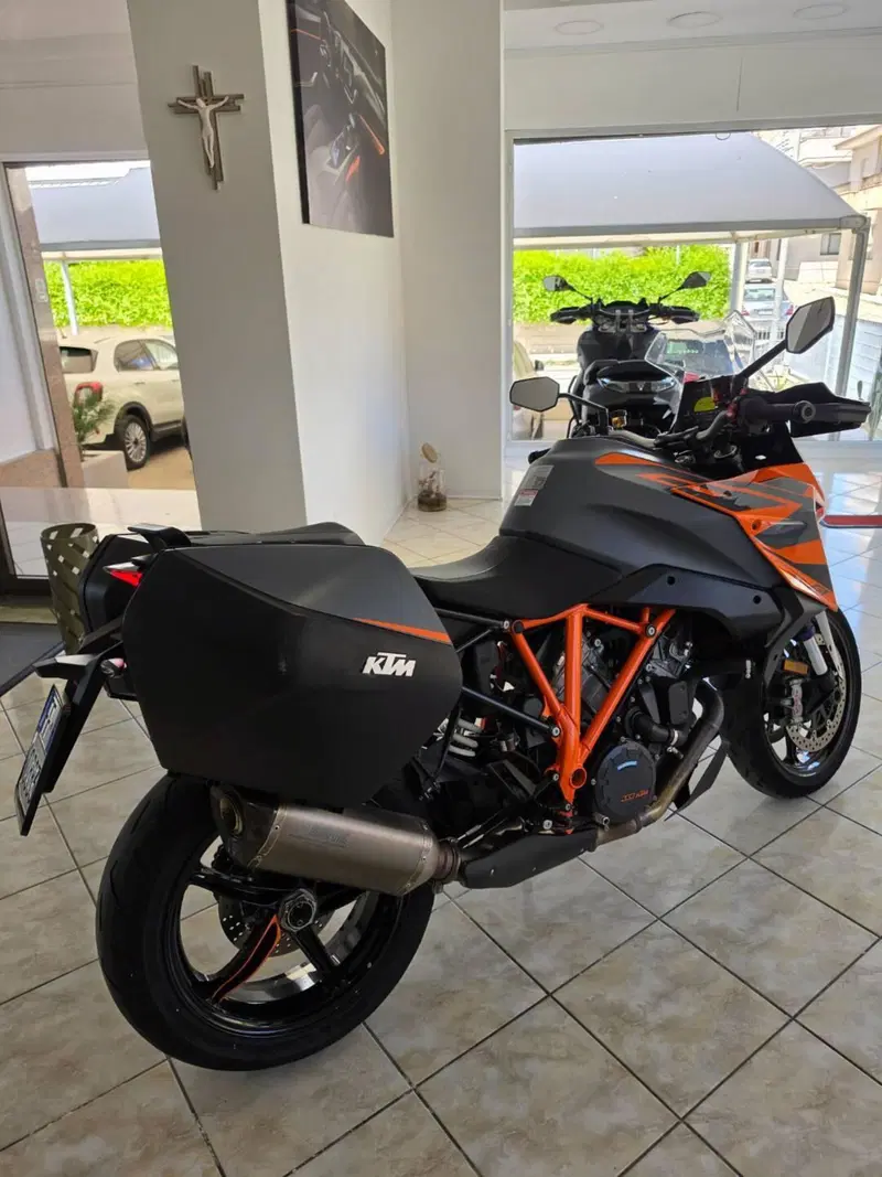 KTM 1290 Super Duke GT (2022 - 25) (10)