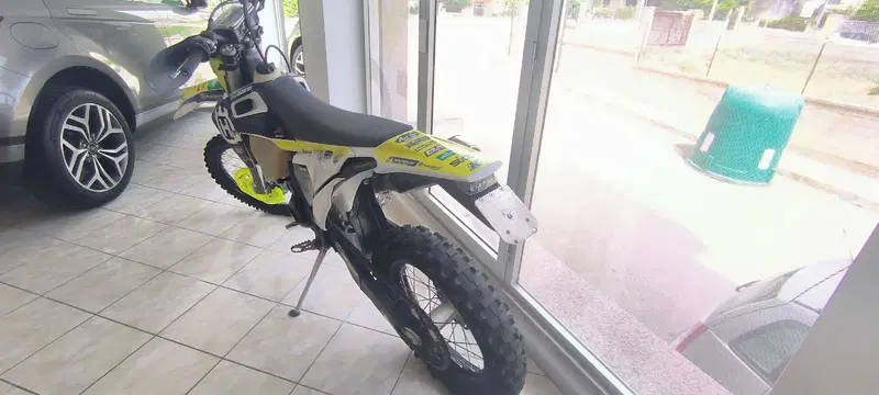 Husqvarna FE 350 (2022) (2)