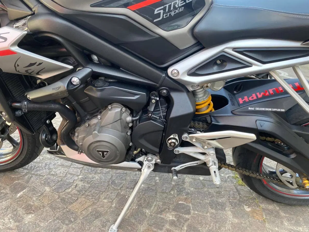 Triumph Street Triple RS (2017 - 19) (8)