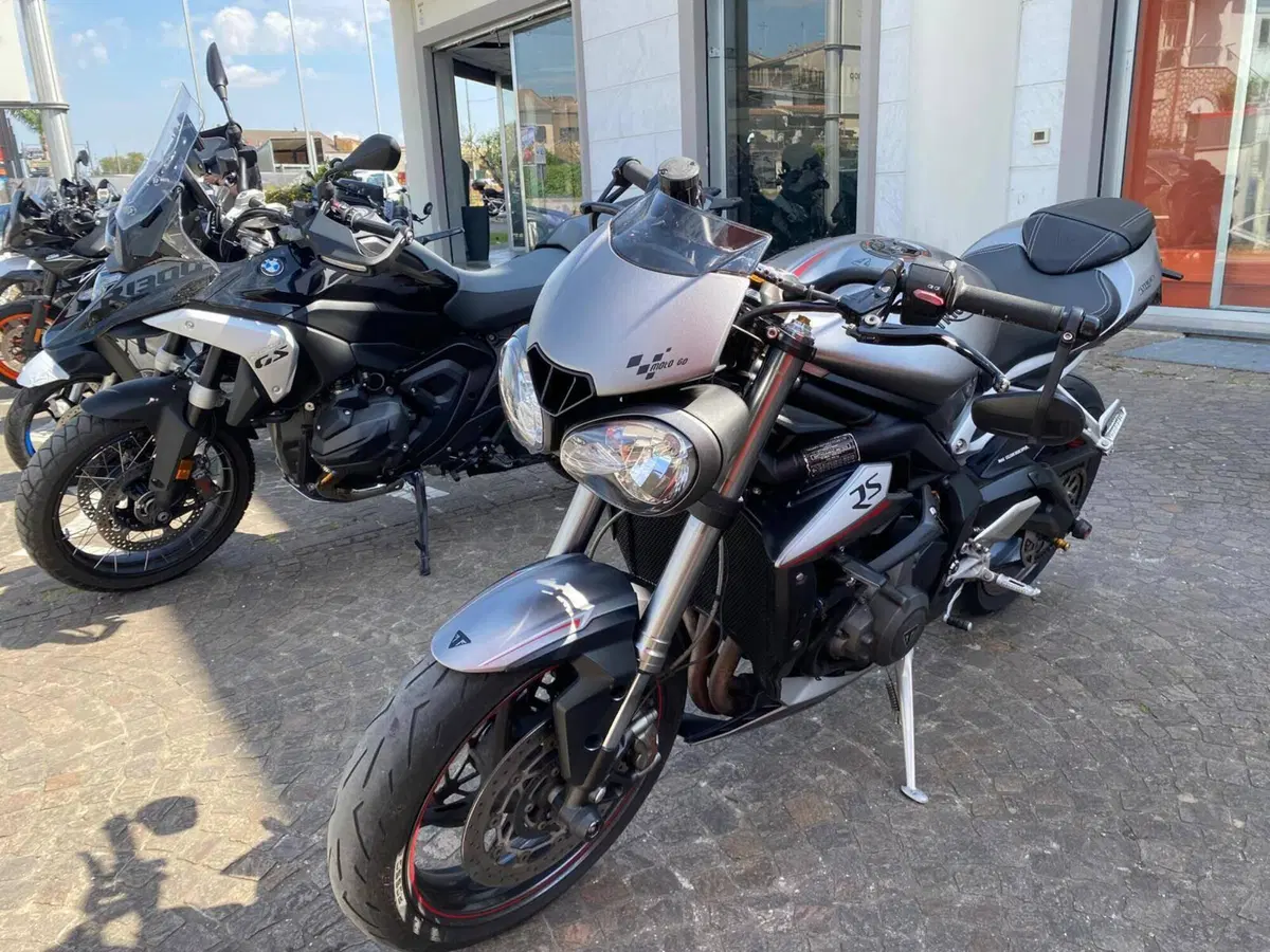 Triumph Street Triple RS (2017 - 19) (4)