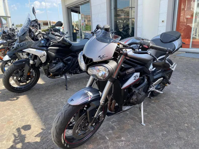 Triumph Street Triple RS (2017 - 19) (4)