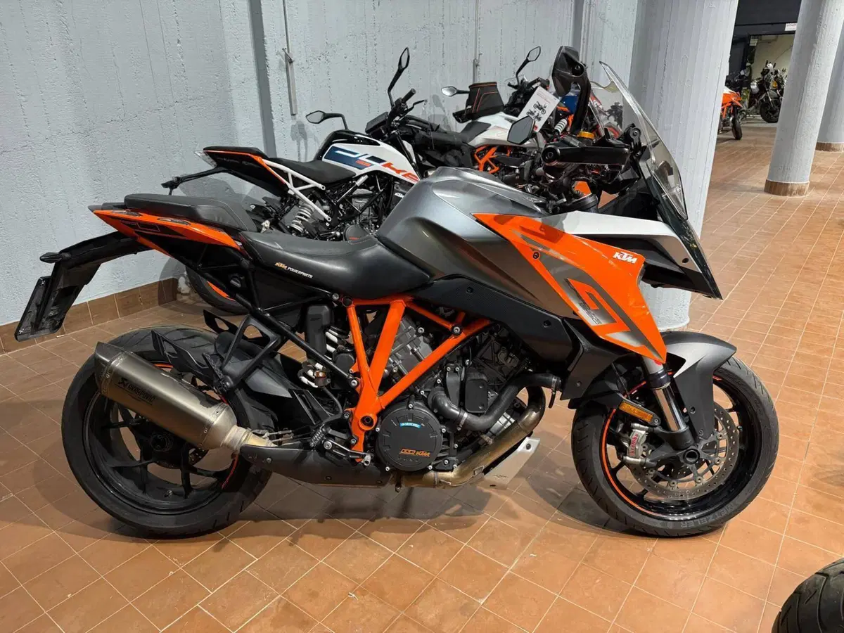KTM 1290 Super Duke GT ABS (2016 - 18)