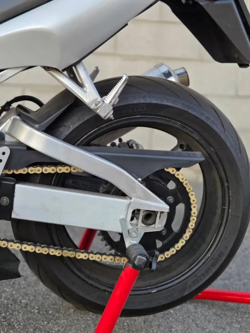 Yamaha YZF R6 (1999 - 00) (9)