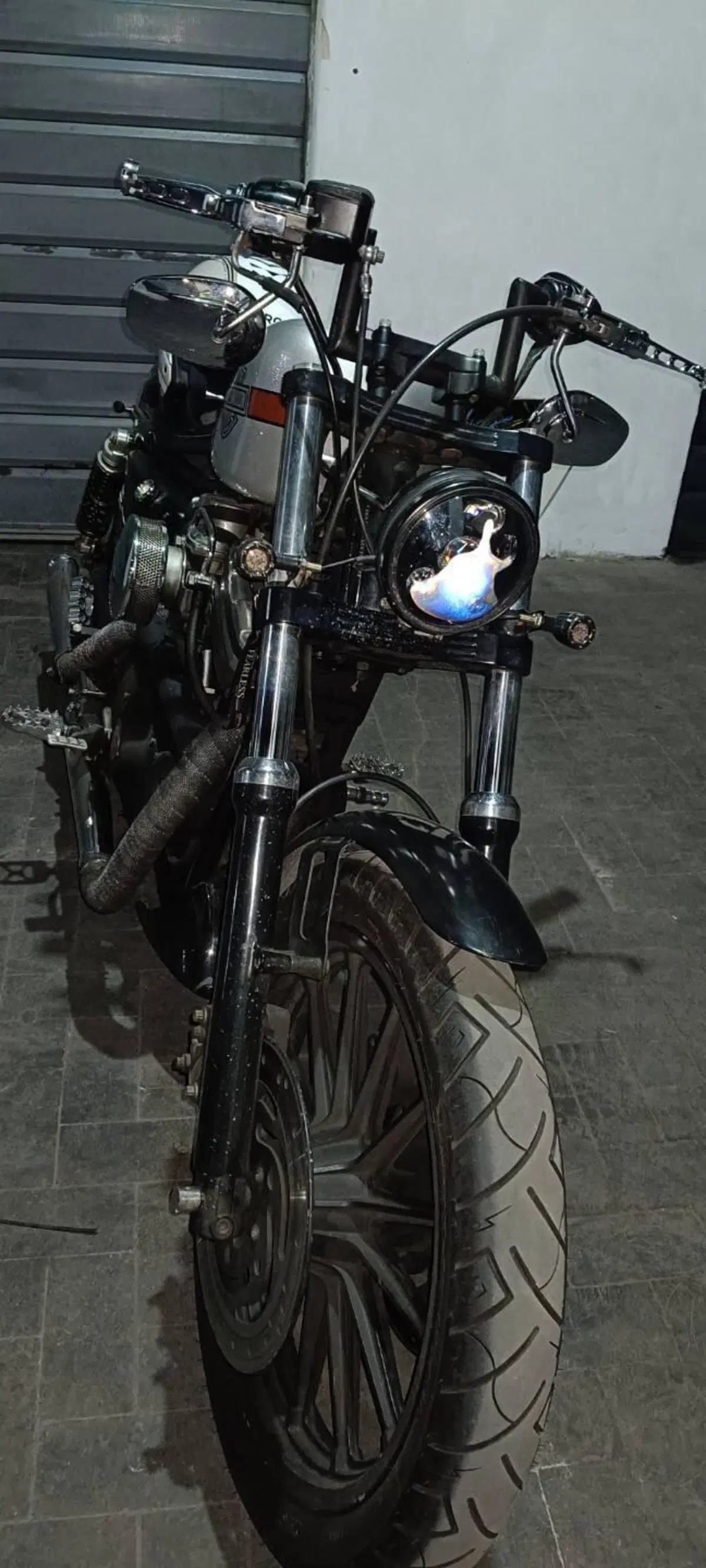 Harley-Davidson 883 Standard (2001 - 05) - XL 883 (2)