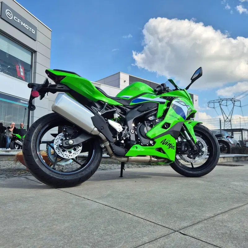 Kawasaki Ninja ZX-4RR (2024 - 26) (2)