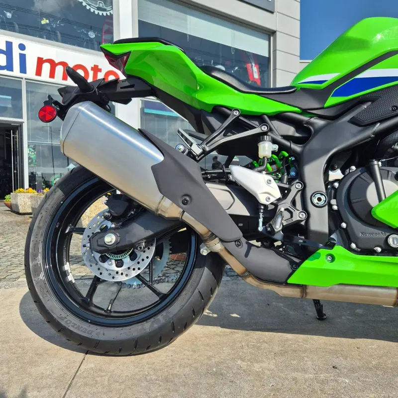 Kawasaki Ninja ZX-4RR (2024 - 26) (6)