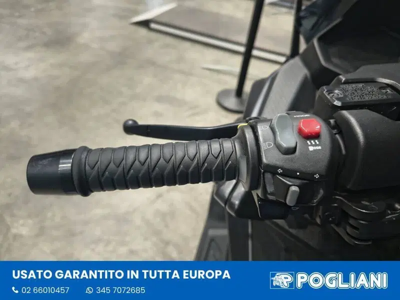 Kymco AK 550 ETS (2021 - 26) (8)